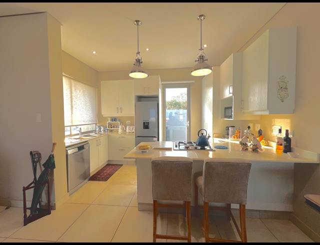 2 BEDROOM TOWNHOUSE SOLD IN RENISHAW HILLS